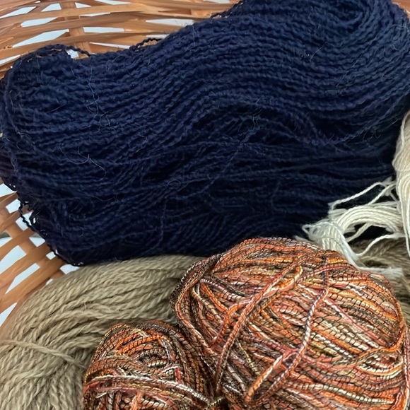 Lot 13 Miscellaneous Items - Picture 2 of 5